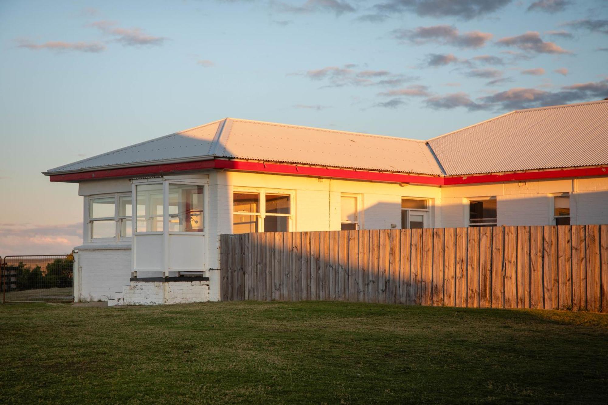 Low Head Pilot Station Exterior photo